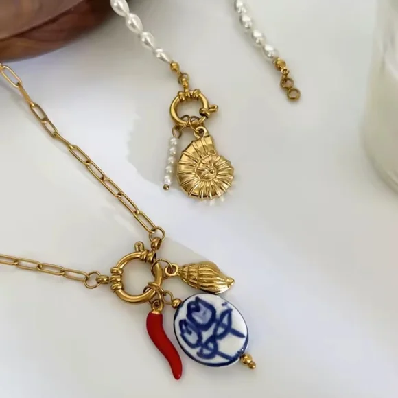 18 KT Gold Over Titanium Necklace Set - Picture 3 of 3